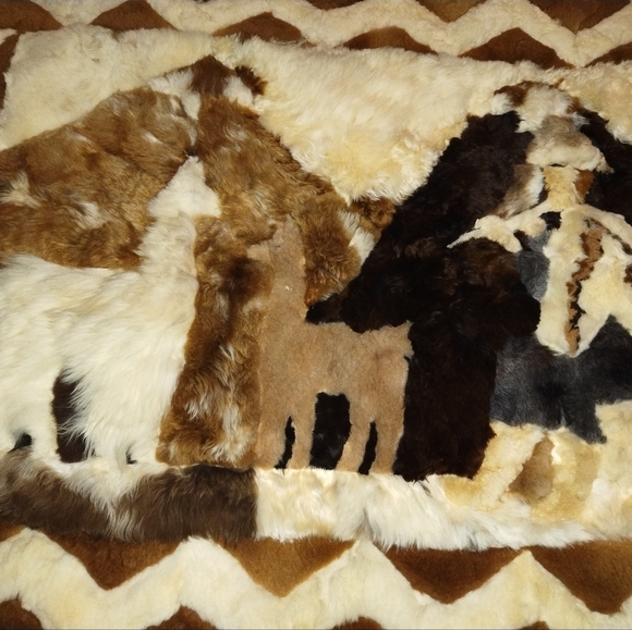 Alpaca Rug - Picture 2 of 3
